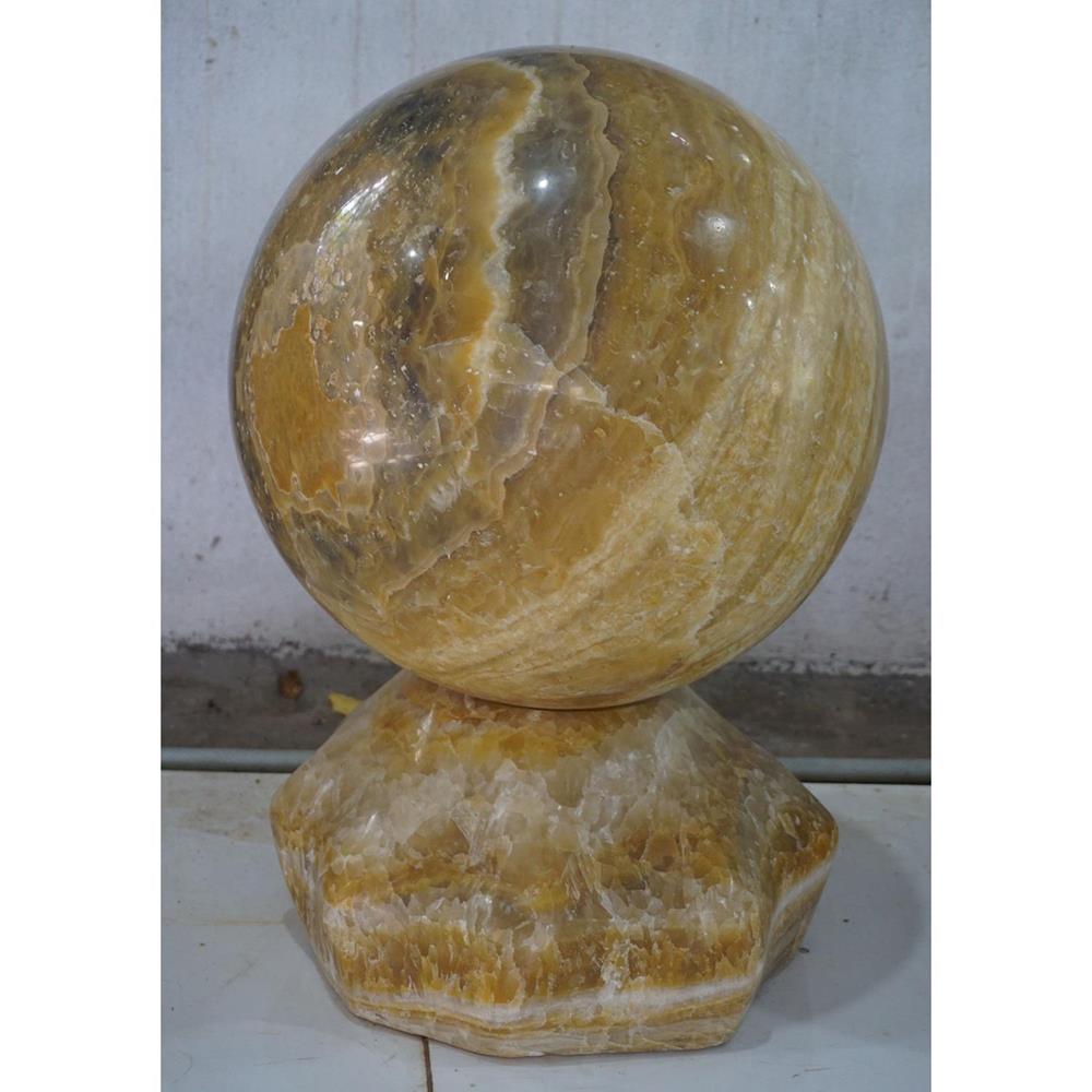 Quả Cầu Đá Lớn