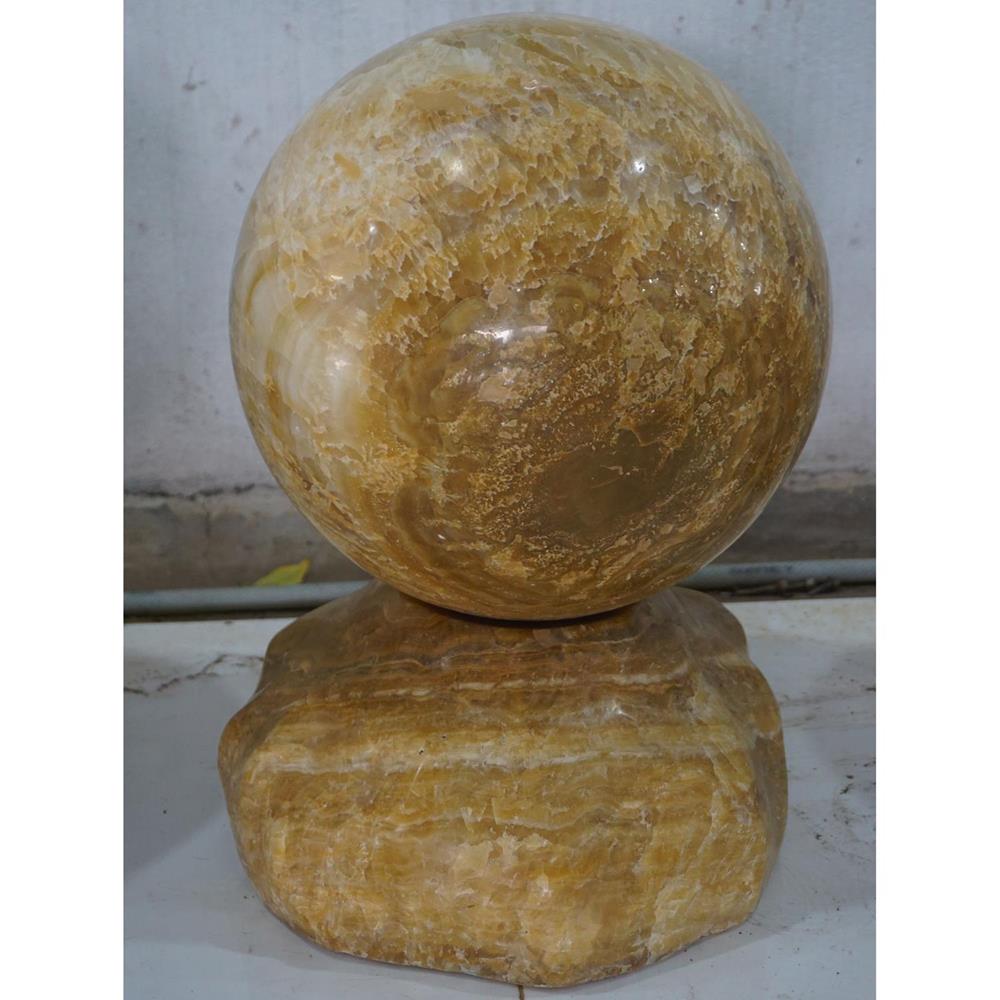 Quả Cầu Đá Lớn