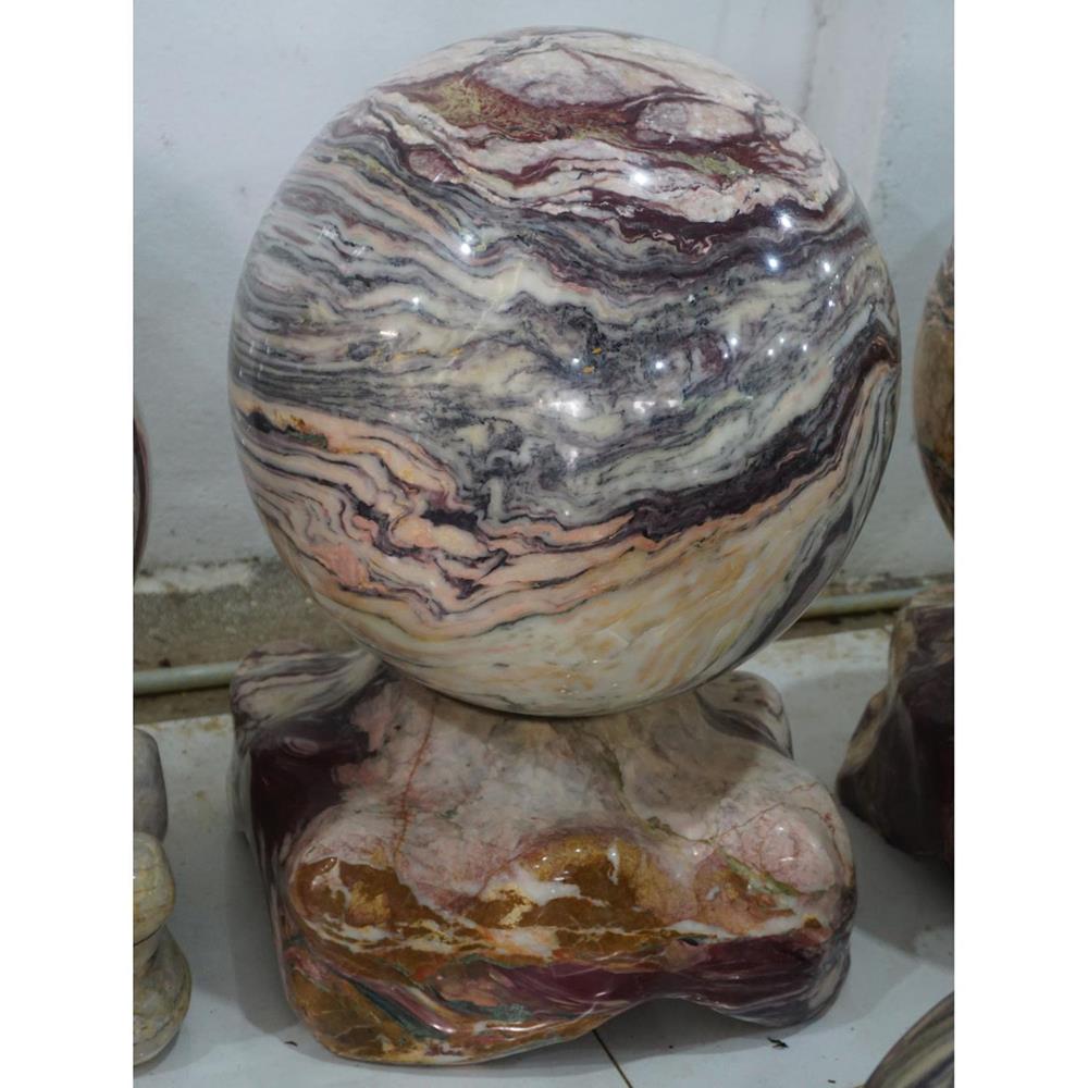 Quả Cầu Đá Lớn