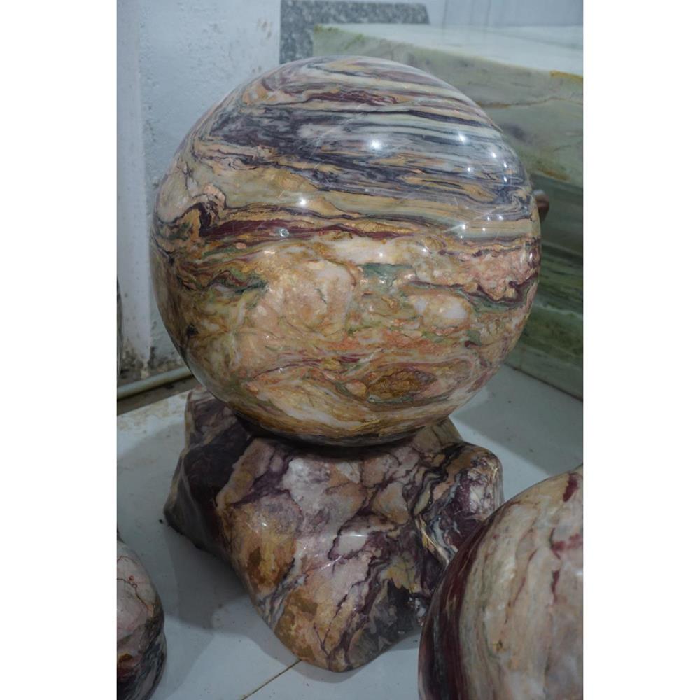 Quả Cầu Đá Lớn