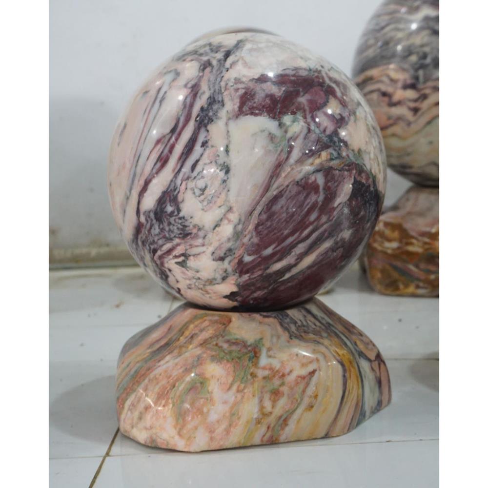 Quả Cầu Đá Lớn